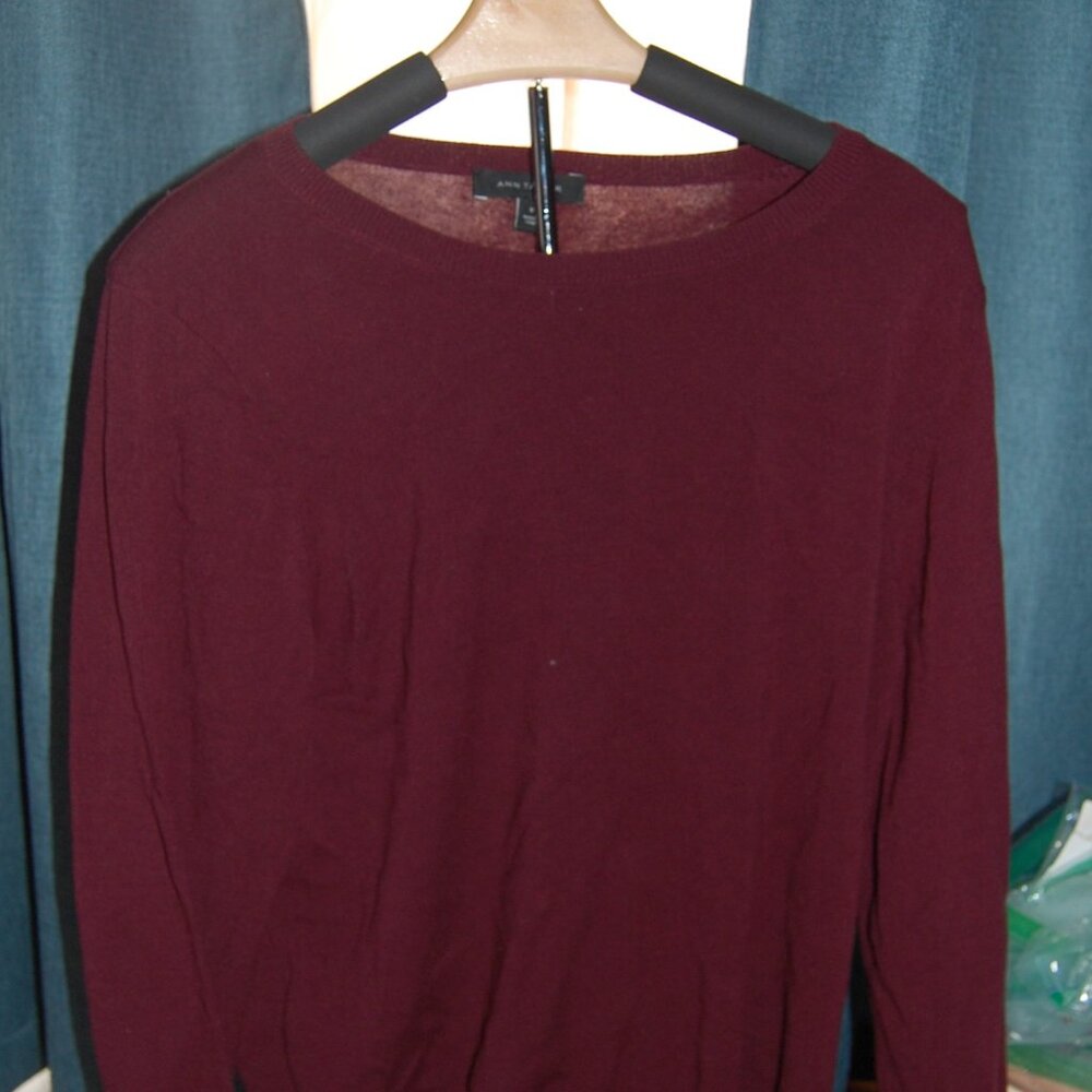 WOMEN ANNE TAYLOR SIZE LARGE DEEP RED SWEATER